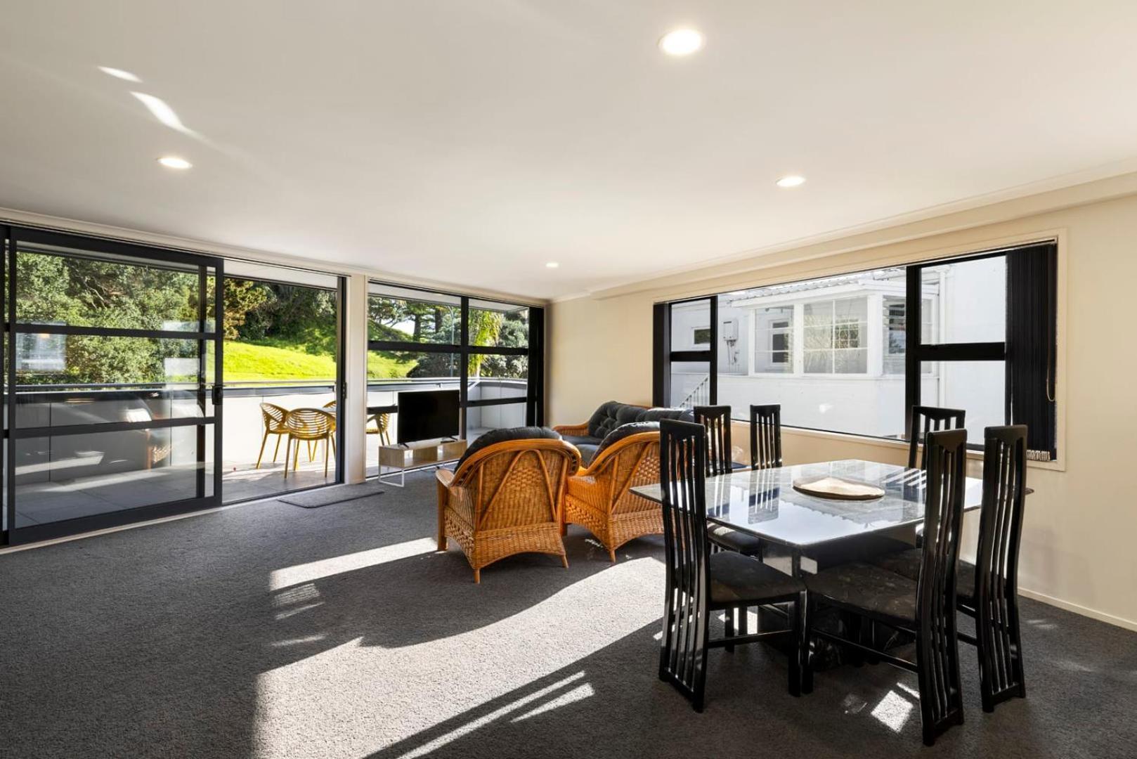 Pacific Escape - Downtown, Beach & Sea Views Mount Maunganui Exterior photo